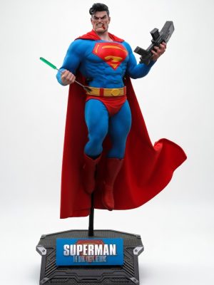 Hot Toys CMS032 Superman - Batman: The Dark Knight Returns 1/6th scale Collectible Figure
